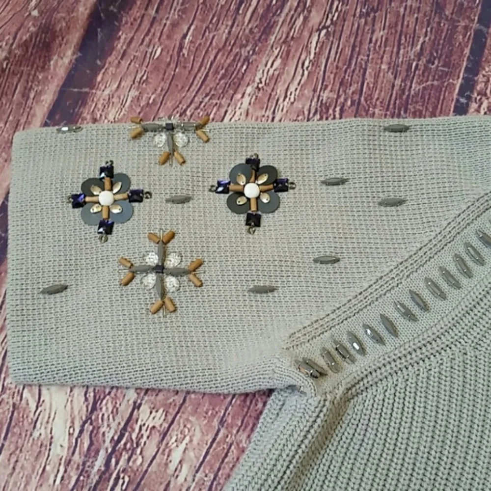 Banana Republic Gray Embellished Crew Neck Sweater - Picture 4 of 6